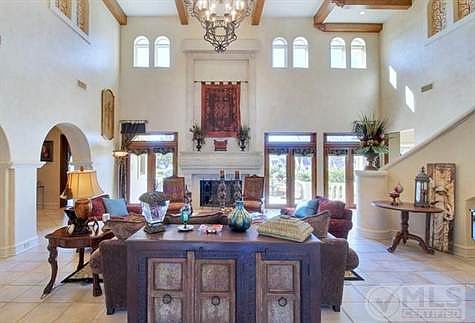 1st image of 608 Chapel Ct