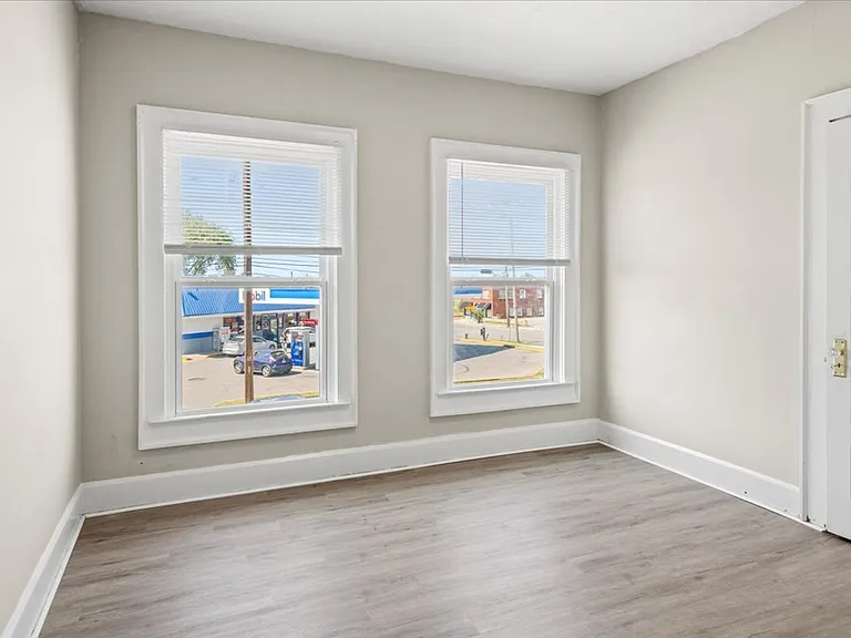 447 N Sherman Dr — Photo 13
