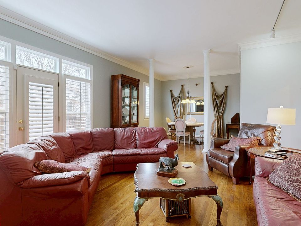 1st image of 3423 Golf Club Ln