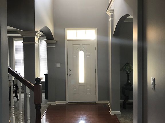 2 story foyer/entry