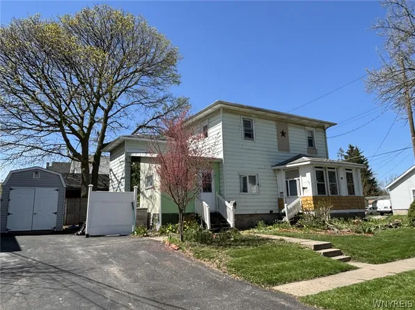 397 Hawley St, Lockport, NY 14094