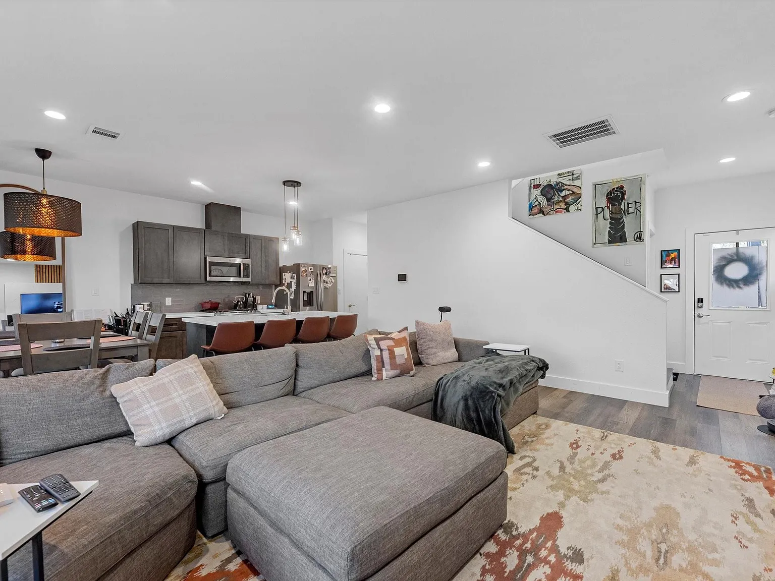 3 bed, 2.5 bath, 1775 sqft, $2,300 — Photo 4