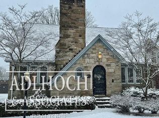 601 Fisher Rd, Grosse Pointe, MI 48230