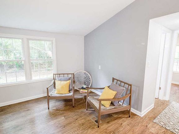 4th image of 7780 Rocky Comfort Ln