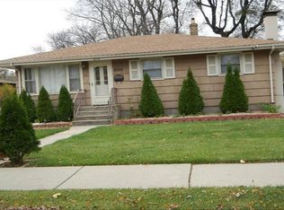 8250 Columbia Ave, Munster, IN 46321
