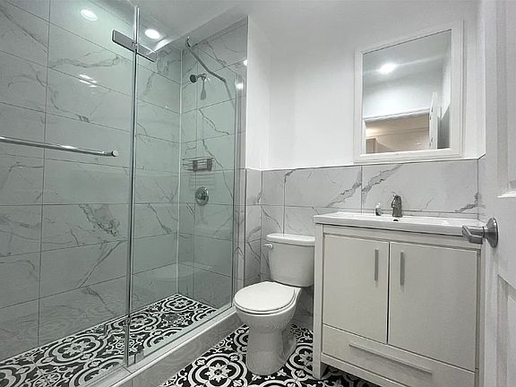 4th image of 239 Utica Ave #3F