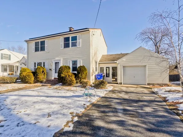 105 Oregon St, Springfield, MA 01118