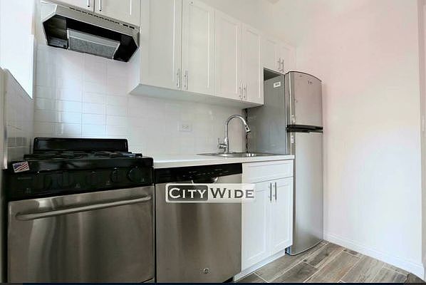 2nd image of 171 E 88th St #4E