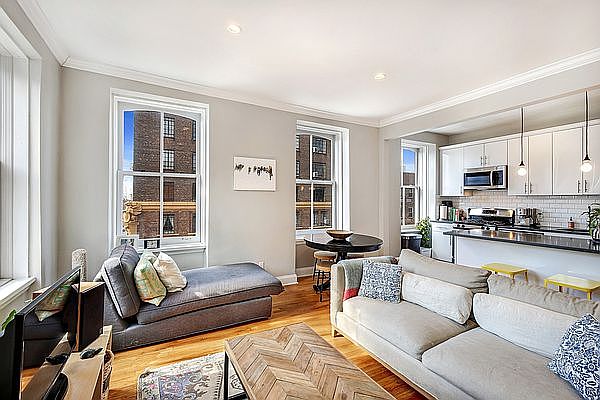 1st image of 73 S Oxford St APT 3