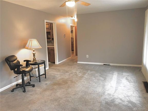4th image of 1765 Darst Ave