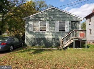25 1/2 E Jefferson St, Paulsboro, NJ 08066