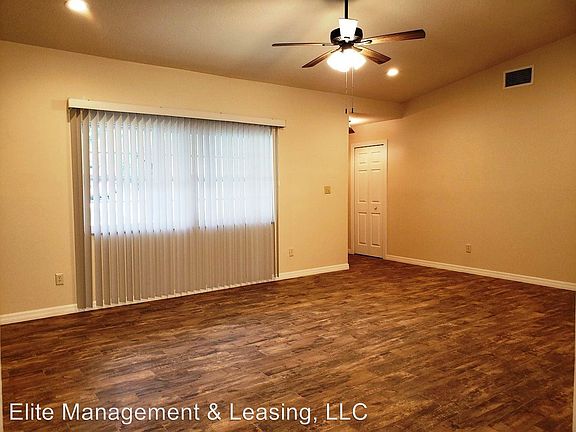 4th image of 526 Spinnaker Dr