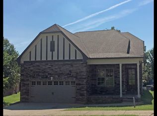 998 Golf Club Ln E, Hendersonville, TN 37075