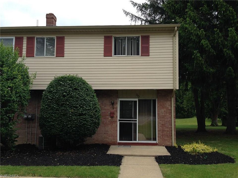 1st image of 377 Carriage Ln #377