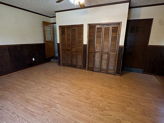 3rd image of 400 7th Ave NE