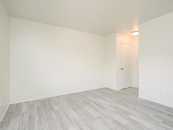 3rd image of 370 W Chase Ave APT 21