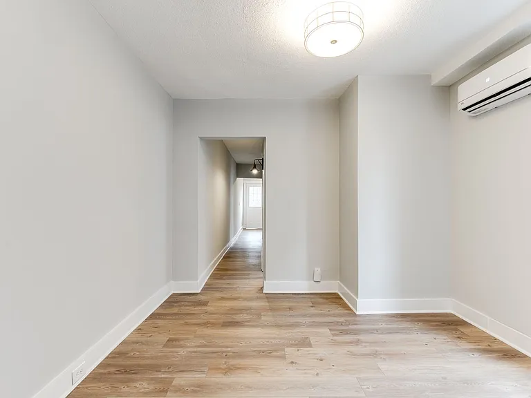 Great Renovated Two Bedroom Apt in the Heart of Church Hill — Photo 12