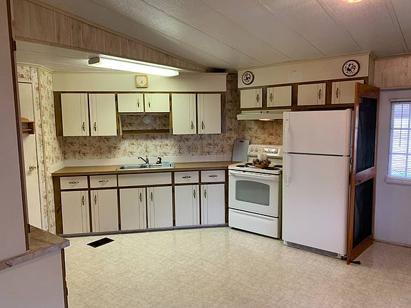 5th image of 1000 Walker St #163