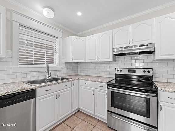 4th image of 315 Kelso Dr