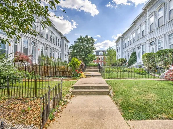 2321 Rutger St APT E, Saint Louis, MO 63104