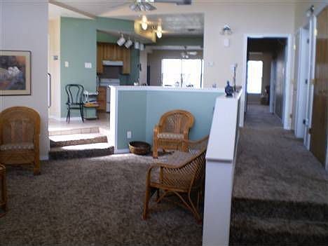 5th image of 116 S Avenue E