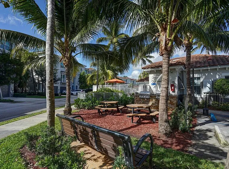 Midtown exterior 32