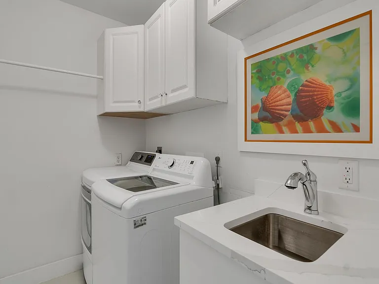 955 Reef Ln — Photo 37