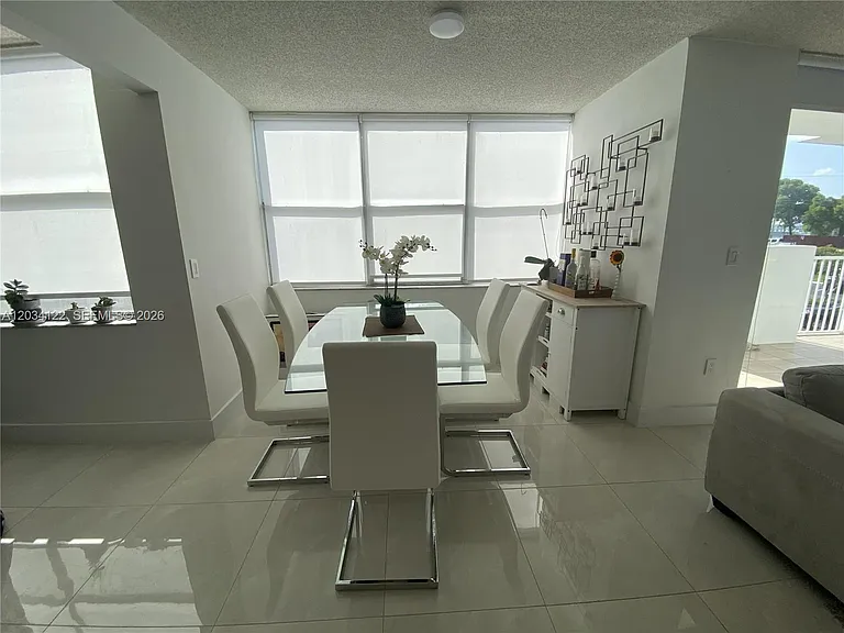 1200 NE Miami Gardens Dr #206W — Photo 3