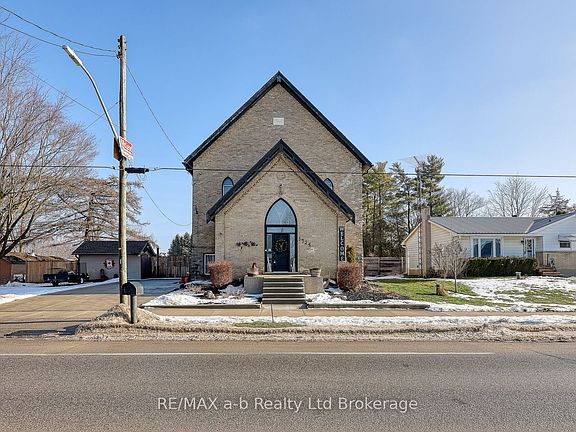 2nd image of 5924 Putnam Rd