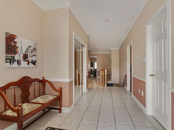 5th image of 53 Ellwood Dr W