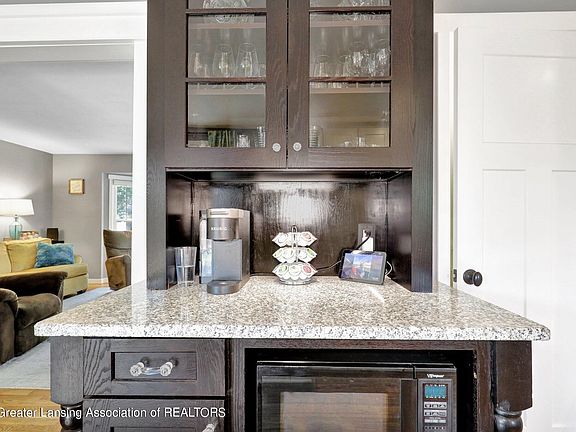 2nd image of 3011 Colchester Rd