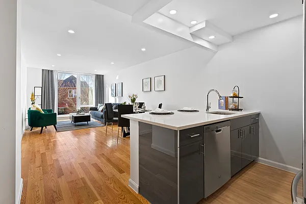 Sold by E Realty International Corp | media 8