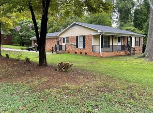 1825 Cedrow Dr, High Point, NC 27260