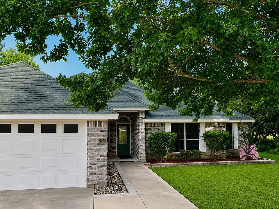 1st image of 7066 Golf Dr