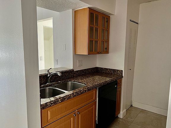 4th image of 201 Santa Clara Dr #201-5
