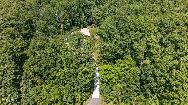 5th image of 25 Hawthorne Hill Road