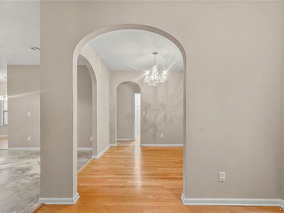 4th image of 2116 43rd Ave