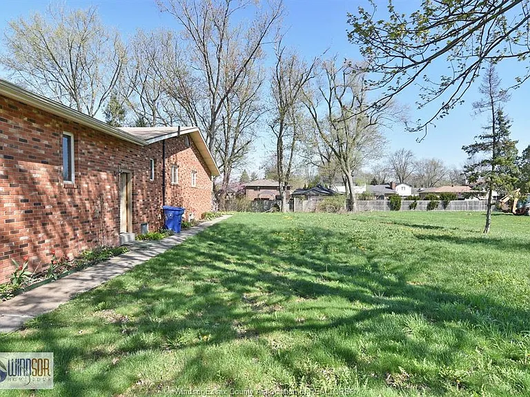 600 Cousineau Rd #LOWER — Photo 8