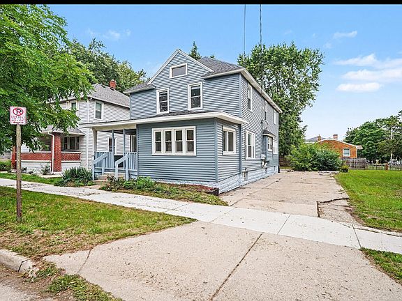 3rd image of 1107 11th St NW