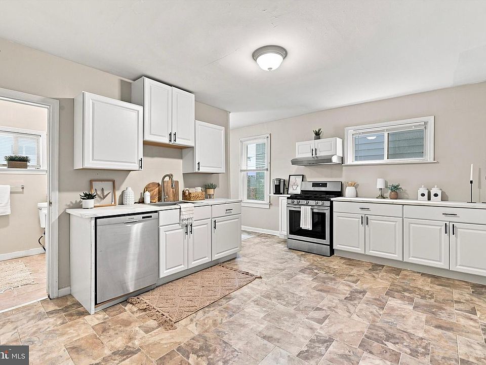 1st image of 35 Marshall Ave