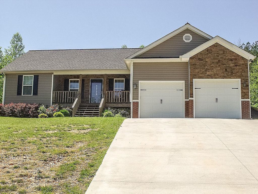 1085 Durham St Dalton GA 30721 Zillow