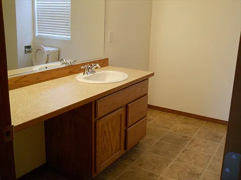 4 bed, 2.5 bath, 1860 sqft, $2,495 — Photo 3