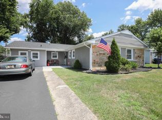 7 Gilman Ln, Willingboro, NJ 08046