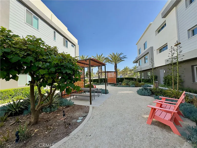 1868 S Westside Dr #28 — Photo 47