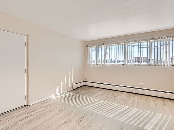 4th image of 1415 Yosemite St APT 403