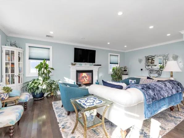 423 E Harrison Street, Long Beach, NY 11561