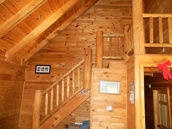 5th image of 251 Badger Rd