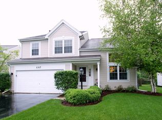 1317 Almaden Ln, Gurnee, IL 60031