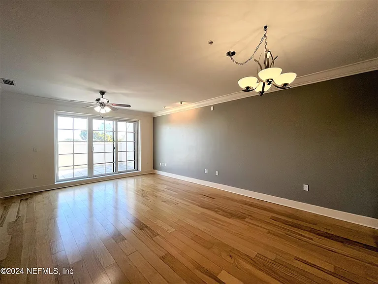 1661 Riverside Ave #412 — Photo 8
