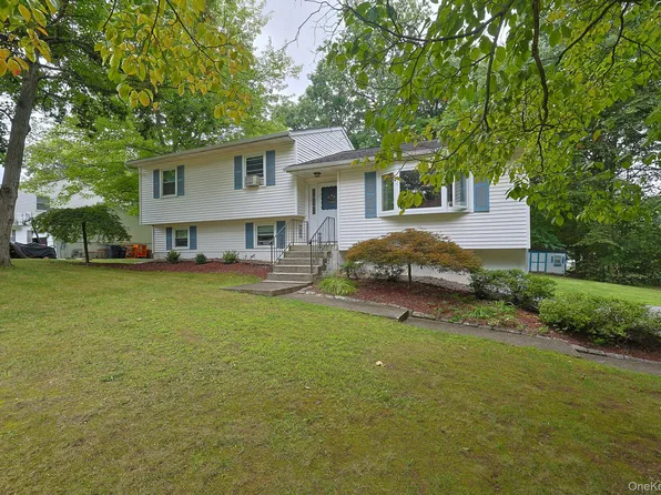 26 Rockwood Drive, Newburgh, NY 12550